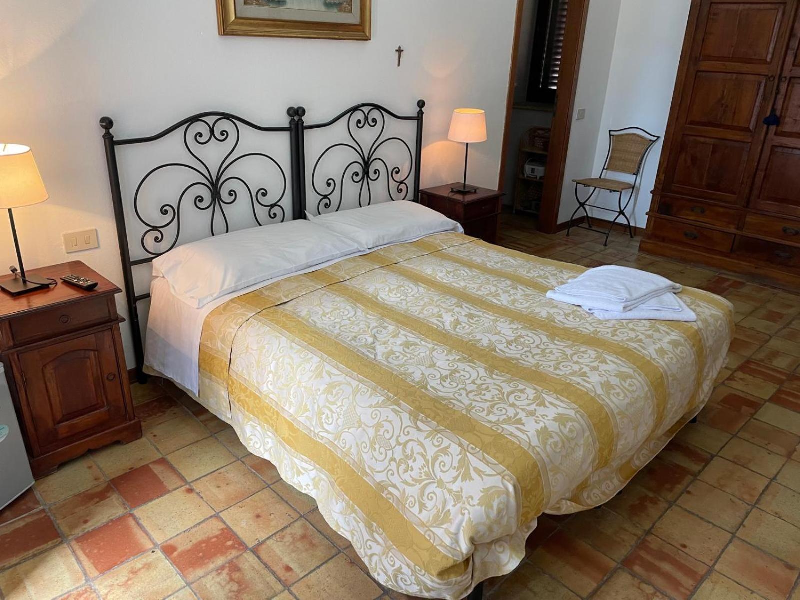 Agriturismo Villa Luca SantʼAgata di Militello Exterior foto